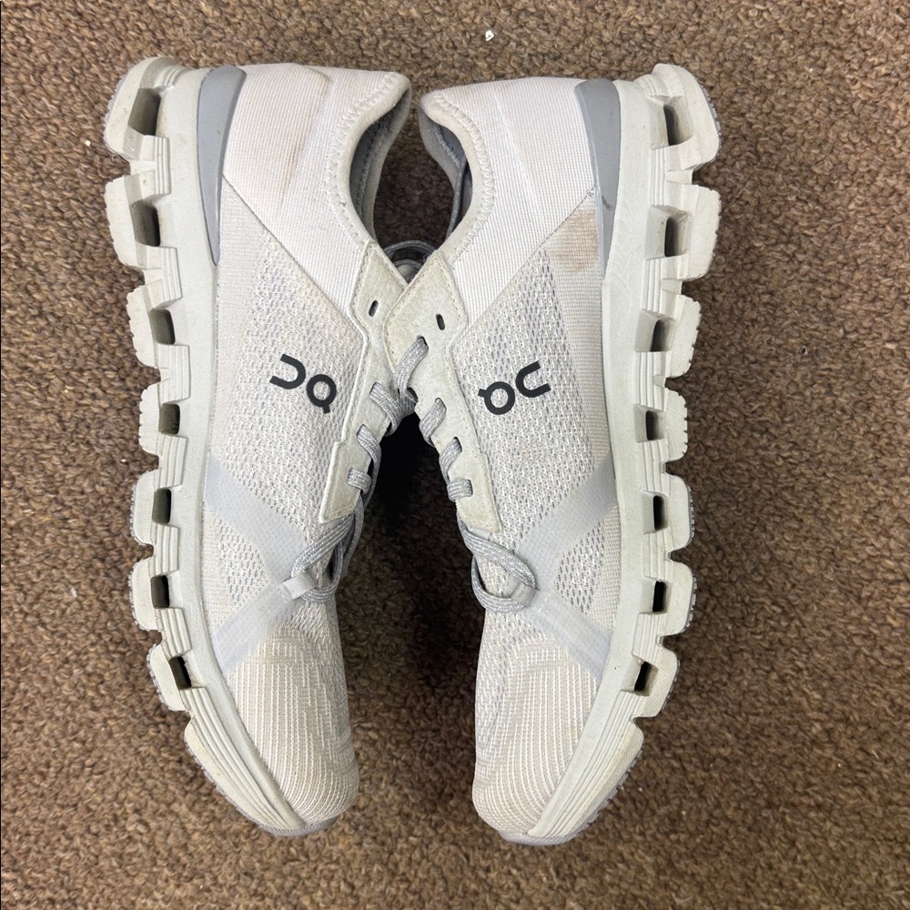 On Running Cloud X Light Gray Shoes Size 8 - Picture 5 of 6
